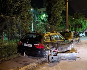 Ca la Monaco! Un șofer și-a găsit mașina făcută praf, după un accident produs azi noapte