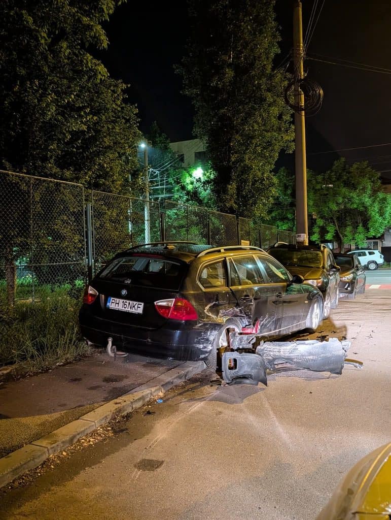 Ca la Monaco! Un șofer și-a găsit mașina făcută praf, după un accident produs azi noapte