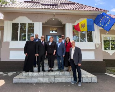 „O singură inimă, o singură limbă, o singură patrie!” – Cocorăștii Colț și Cîripcău au semnat acordul de înfrățire „O singură inimă, o singură limbă, o singură patrie!” – Cocorăștii Colț și Cîripcău au semnat acordul de înfrățire