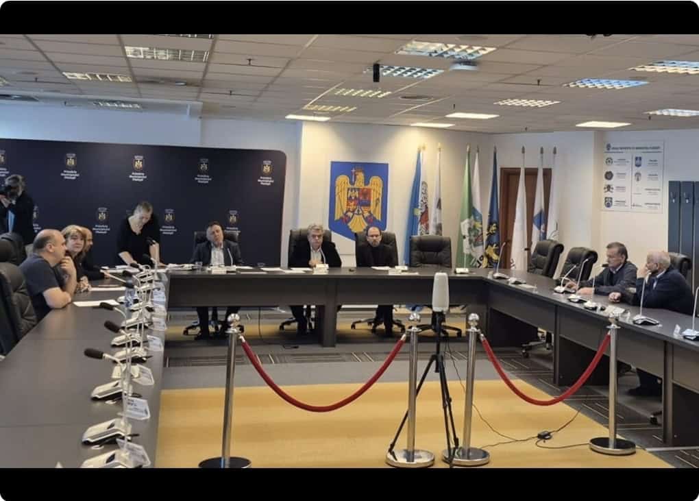 Ploieștiul împrumută până la 36 de milioane de euro de la Banca Europeană de Investiții, pentru cumpărarea a 20 de tramvaie