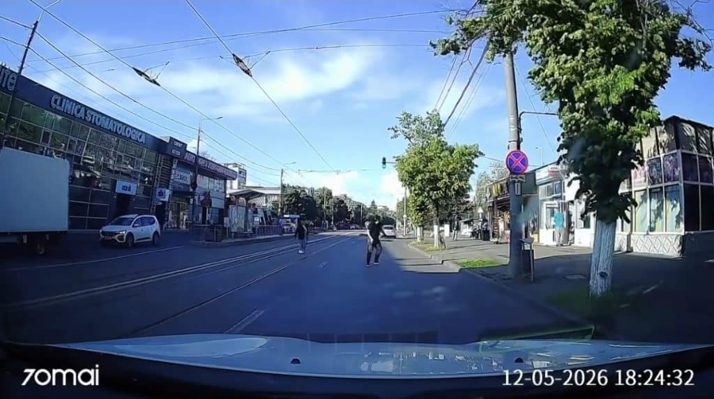 ​ATENȚIE, ȘOFERI! Tentativă de escrocherie pe Șoseaua Nordului din Ploiești: Doi tineri au încercat să însceneze un accident