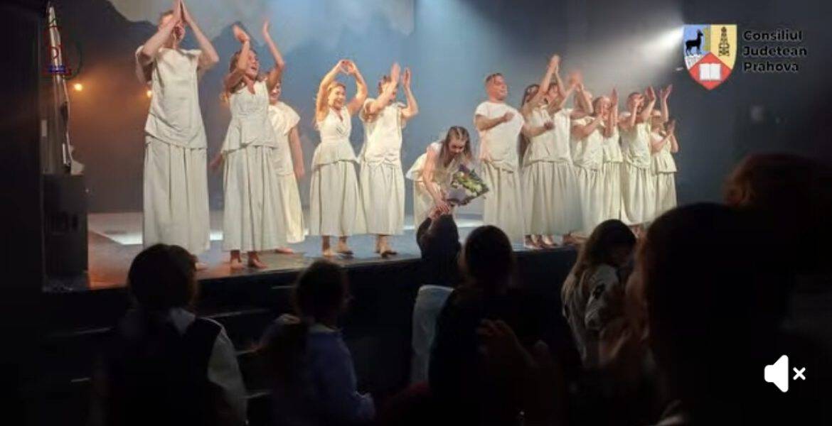 Spectacol de poveste la Teatrul „Toma Caragiu” pentru copiii de la DGASPC Prahova: Pentru mulți dintre ei, a fost prima dată când au pășit într-o sală de spectacol