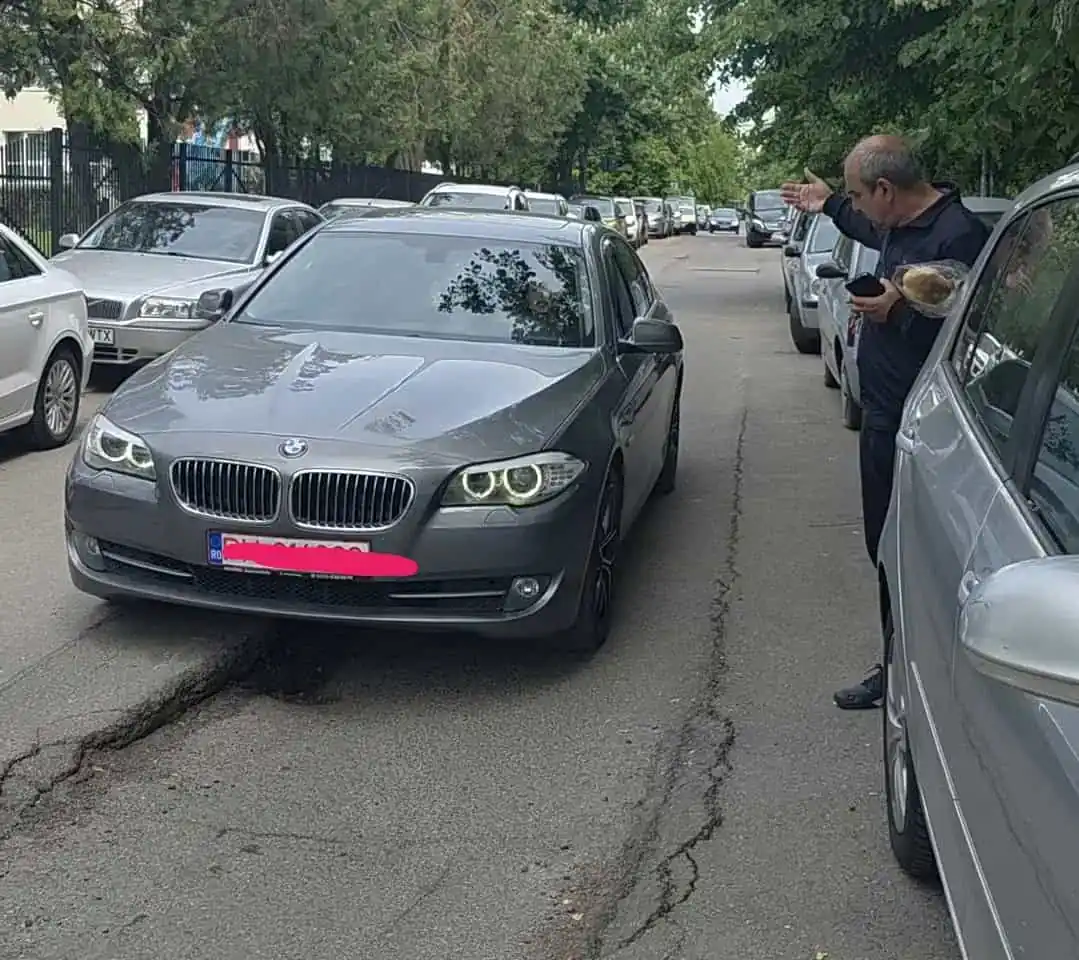 Primarul Mihai Polițeanu, despre strada Minerva, în pericol de surpare: La un moment dat va trebui o reabilitare pe toată zona Primarul Mihai Polițeanu, despre strada Minerva, în pericol de surpare: La un moment dat va trebui o reabilitare pe toată zona