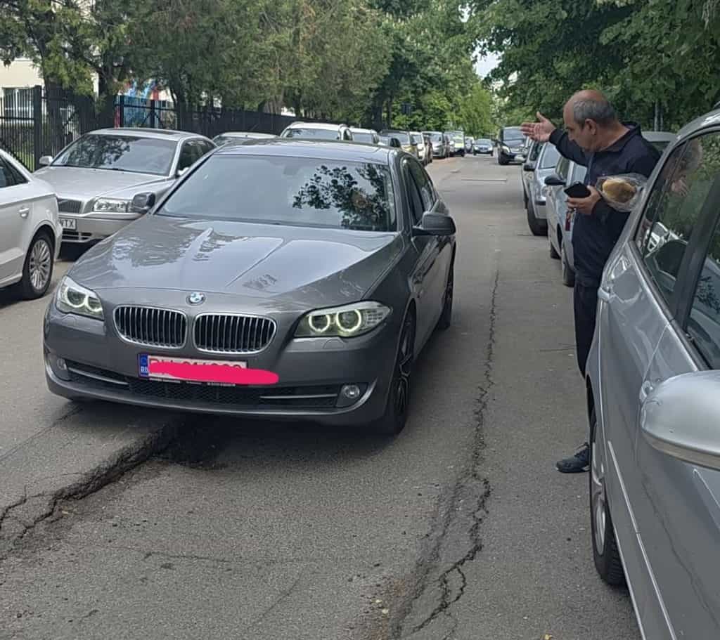 VIDEO: În Ploiești, ca la Monaco. Groapa care TE ÎNGHITE. Strada Minerva nu e bună de RoDrift?