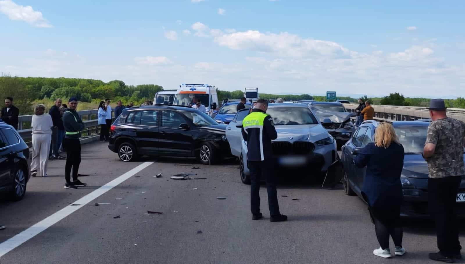 FOTO: Accident în lanț pe A3, în apropiere de Ploiești. Traficul este restricționat