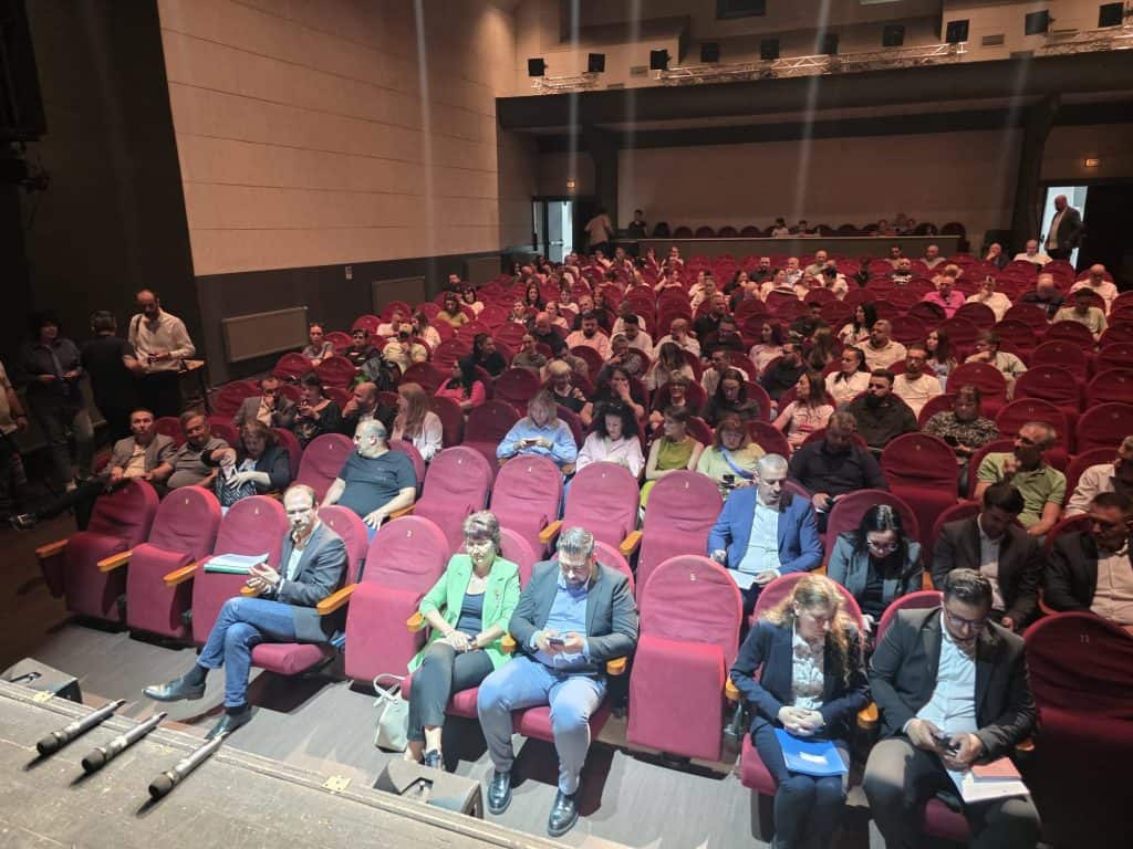 VIDEO: Cu păcănele sau fără păcănele în Ploiești? Dezbatere publică tensionată pe marginea proiectului de închidere a sălilor de jocuri și pariuri