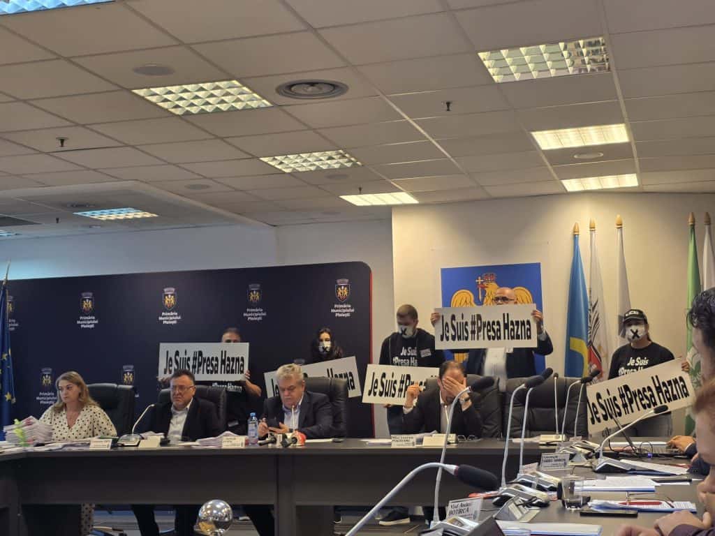 Chintă spartă! Polițeanu, criticat dur în problema păcănelelor. Consilierul Mihai Apostolache: Vă prezentați total nepregătit!