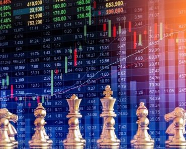 Investitorii reacţionează pozitiv: căderea Guvernului Bolojan aduce o creştere de 1% la Bursa de Valori Bucureşti. Acţiunile Romgaz, plus 4%. Banca Transilvania, lider de tranzacţii şi plus 0,5%. Hidro, plus 1%. Revin cumpărătorii