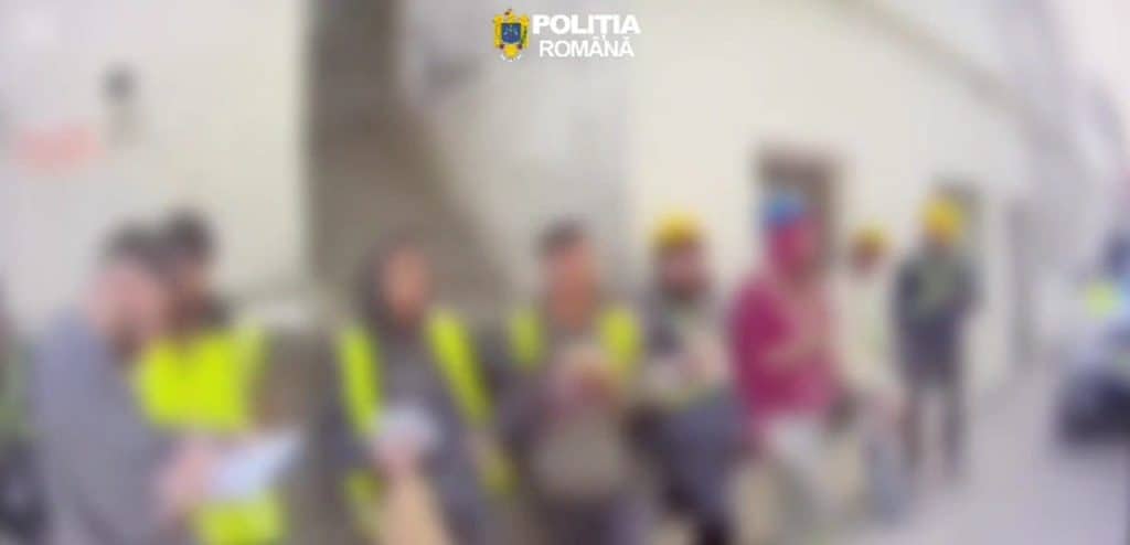 Grup de hoți din magazine prins în Bușteni. Nouă persoane, bărbați și femei, aduse la audieri