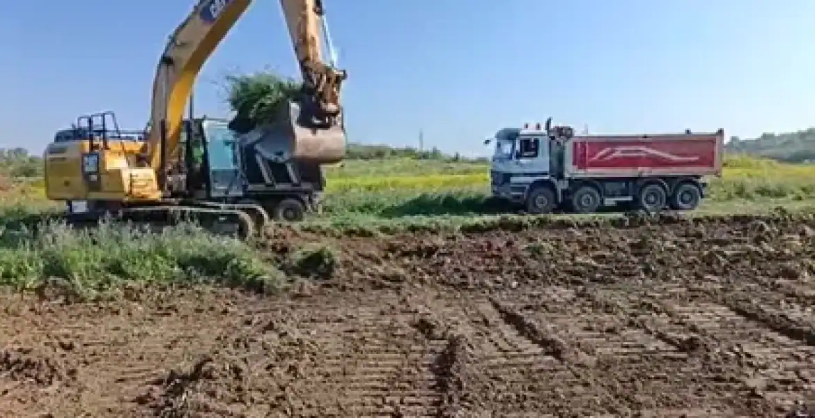 Mormânt vechi de circa 5.000 de ani, descoperit la Băicoi, pe şantierul unui pasaj suprateran peste DN 1