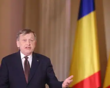 Crin Antonescu, mesaj pentru Ilie Bolojan: Nu vede șobolanii decât la alții