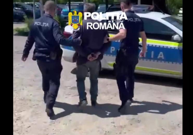 VIDEO: Hoț din Cerașu reținut de polițiști după ce a furat piese dintr-o mașină de la dezmembrări
