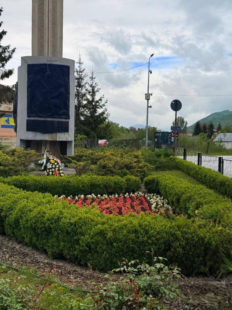 Primăria Valea Doftanei: Astăzi am adus un omagiu eroilor neamului prin depunerea de coroane
