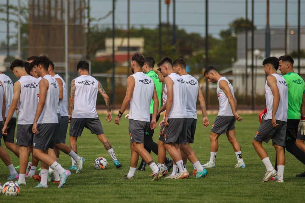 Vârsta nu e doar un număr la Petrolul. Din această vară echipa se întinerește!
