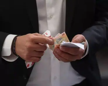 Cât te costă să întreții, în 2026, o familie în România. Bugetul lunar necesar pentru un trai decent a ajuns la niveluri record Cât te costă să întreții, în 2026, o familie în România. Bugetul lunar necesar pentru un trai decent a ajuns la niveluri record