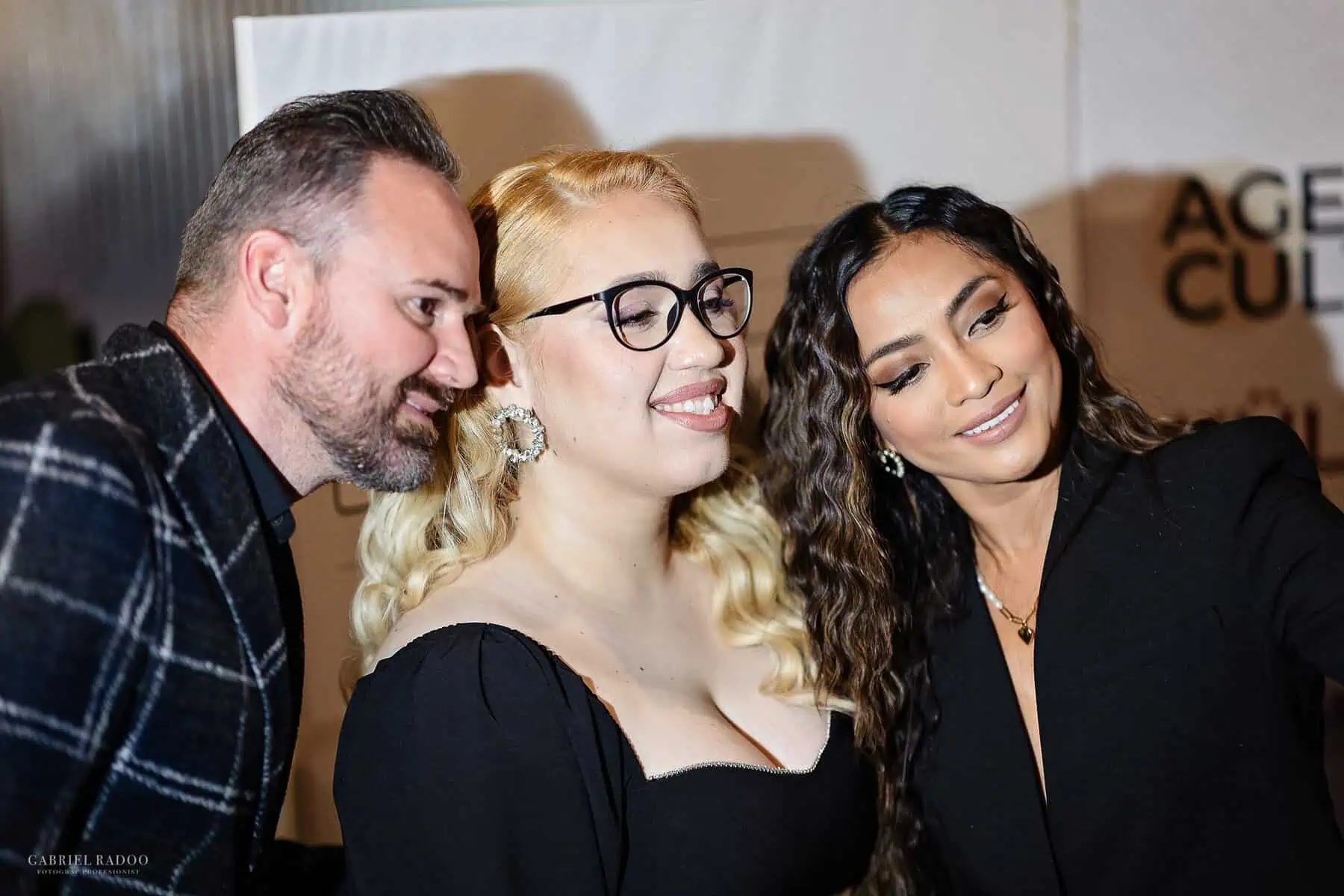 Kira Hagi, Bella Santiago și Cristina Spătar, apariții de senzație la un eveniment exclusivist din Floreasca!
