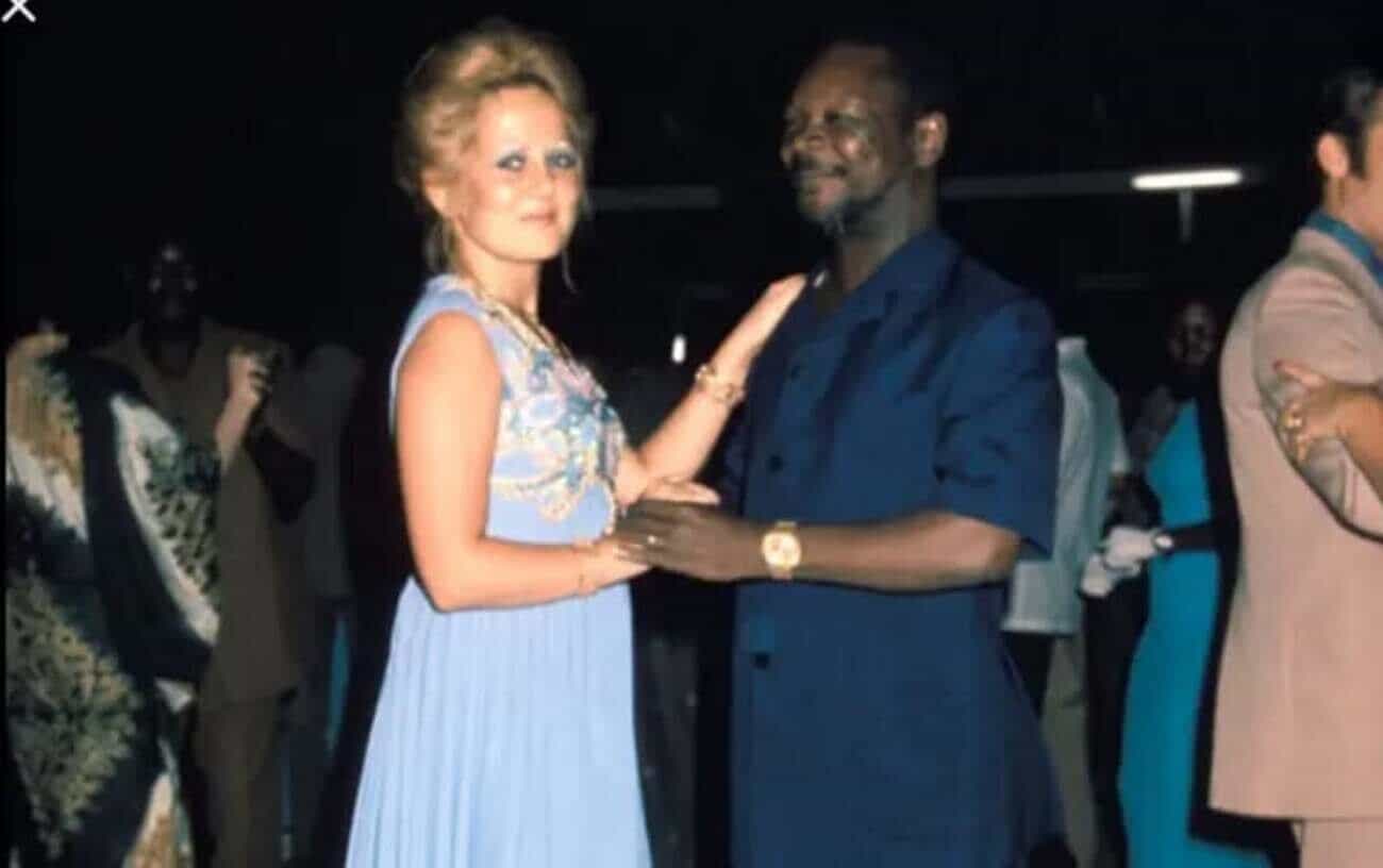 Românca ce a cucerit un președinte african și pe Gheorghe Dinică își scoate averea la licitație! Povestea incredibilă a Gabrielei Drâmbă Românca ce a cucerit un președinte african și pe Gheorghe Dinică își scoate averea la licitație! Povestea incredibilă a Gabrielei Drâmbă