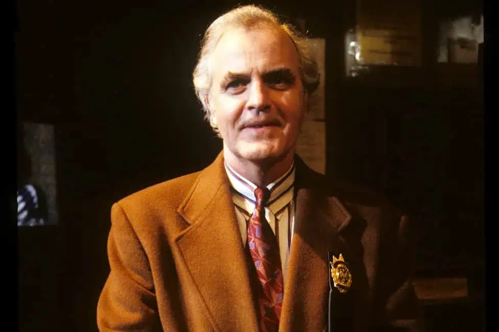 Actorul James Handy a fost găsit mort. Ar fi fost înjunghiat de fiul iubitei sale Actorul James Handy a fost găsit mort. Ar fi fost înjunghiat de fiul iubitei sale