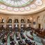 Proiect depus în Parlament pentru ca foștii colaboratori ai securității și cei condamnați definitiv să rămână fără ordine și medalii