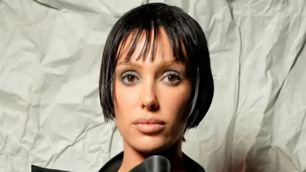 Soția lui Kanye West șochează din nou cu ținuta ei. Bianca Censori „părea desprinsă din garderoba unui film SF”