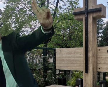 Așa arată locul de veci al actorului Ion Caramitru, la cinci ani de la deces. De ce renunțase, de fapt, la rolul profesorului Socrate, din seria „Liceenii”? Așa arată locul de veci al actorului Ion Caramitru, la cinci ani de la deces. De ce renunțase, de fapt, la rolul profesorului Socrate, din seria „Liceenii”?