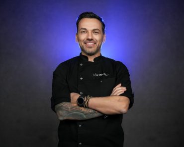 Chef Ștefan Popescu a devenit viral cu o salată crocantă și fresh: „Tot ce îți place la o shaorma”
