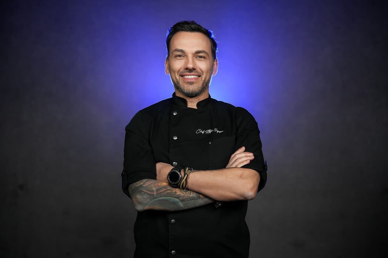Chef Ștefan Popescu a devenit viral cu o salată crocantă și fresh: „Tot ce îți place la o shaorma”