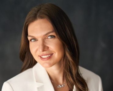 Cine este „Regele mezelurilor” surprins alături de Simona Halep în vacanță. Fotografia din Mykonos care a stârnit valuri de reacții în rândul fanilor Cine este „Regele mezelurilor” surprins alături de Simona Halep în vacanță. Fotografia din Mykonos care a stârnit valuri de reacții în rândul fanilor