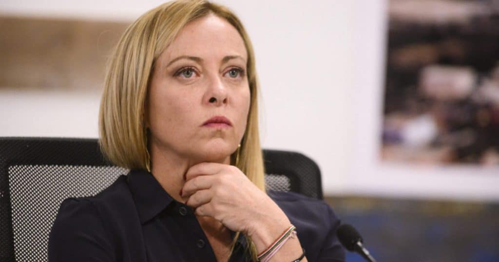 Meloni îndeamnă NATO să-și reconsidere cheltuielile pentru apărare: „Am văzut tancuri care costă milioane de euro distruse de drone”