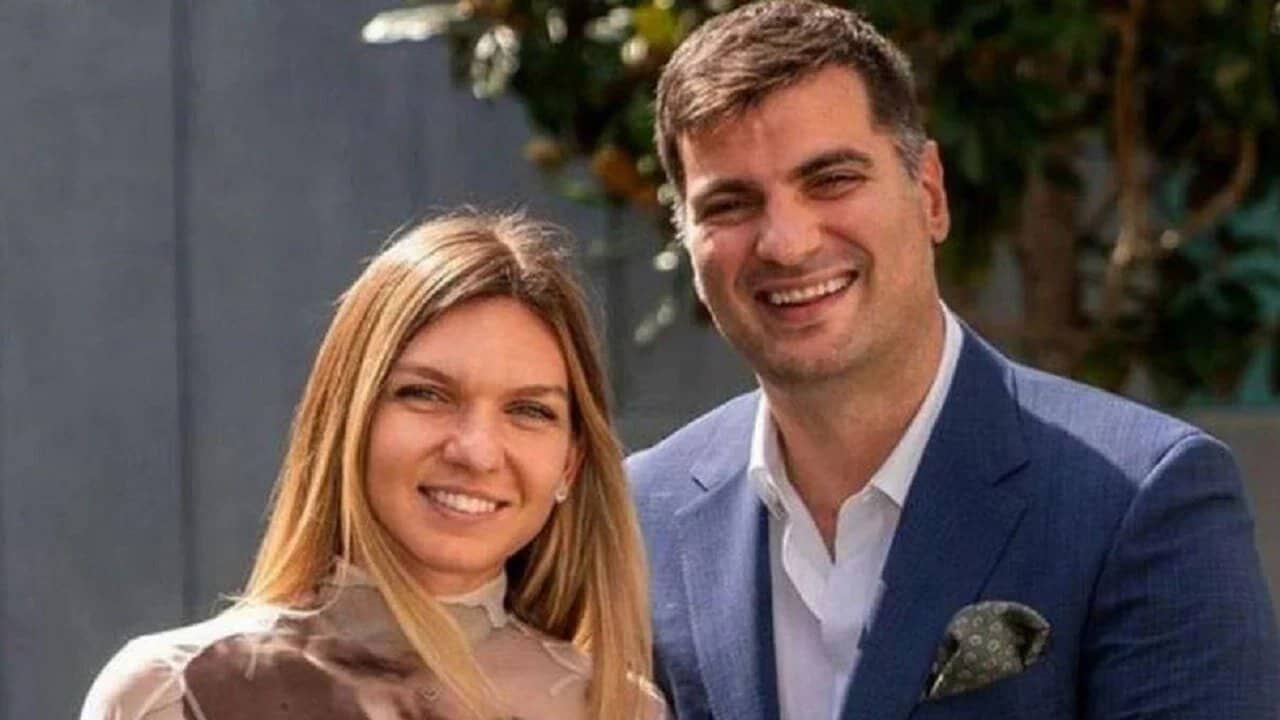 Reacția fostului soț al Simonei Halep, după vacanța acesteia din Mykonos cu „Regele Mezelurilor”. Toni Iuruc: „Să fie sănătoasă” Reacția fostului soț al Simonei Halep, după vacanța acesteia din Mykonos cu „Regele Mezelurilor”. Toni Iuruc: „Să fie sănătoasă”