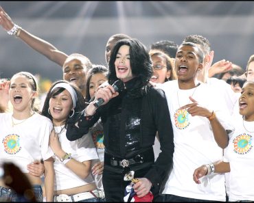 „Voia să se însoare cu ea!” Fostul bodyguard al lui Michael Jackson face declarații surprinzătoare despre viața sentimentală a artistului „Voia să se însoare cu ea!” Fostul bodyguard al lui Michael Jackson face declarații surprinzătoare despre viața sentimentală a artistului