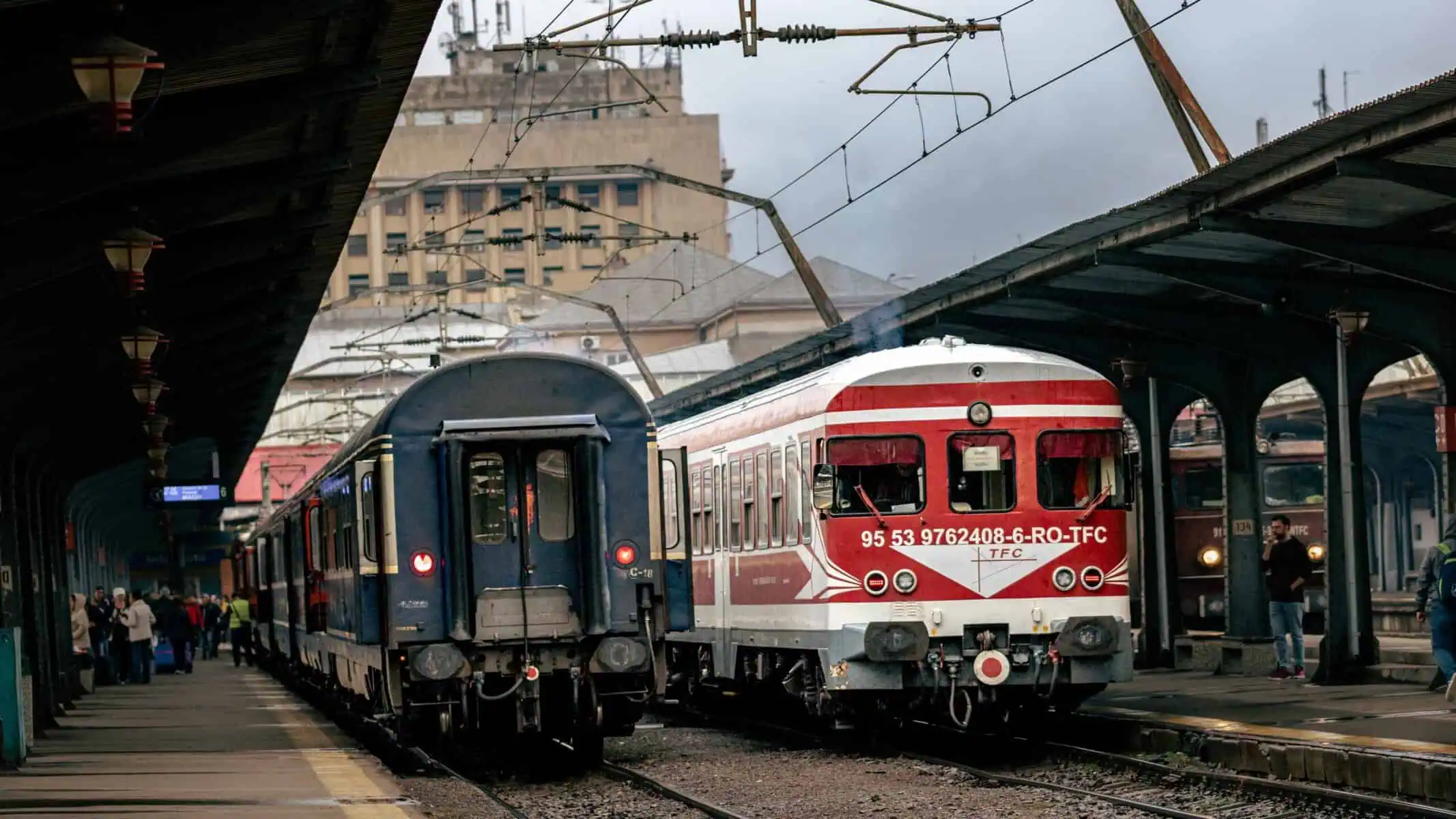 Ce spun călătorii despre noile trenuri spre litoral. „Eu am 1.70 metri și dau cu genunchiul în scaun” Ce spun călătorii despre noile trenuri spre litoral. „Eu am 1.70 metri și dau cu genunchiul în scaun”