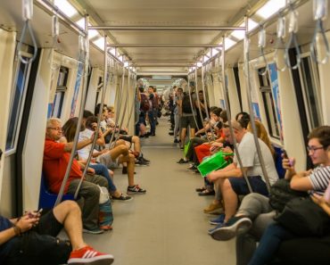 Invazie de ploșnițe la metrou și risc pentru călători să le ducă acasă Invazie de ploșnițe la metrou și risc pentru călători să le ducă acasă