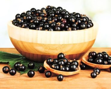 Fructul românesc care are proprietăți uimitoare. Secretul uriaș pe care îl ascunde pentru sănătate Fructul românesc care are proprietăți uimitoare. Secretul uriaș pe care îl ascunde pentru sănătate
