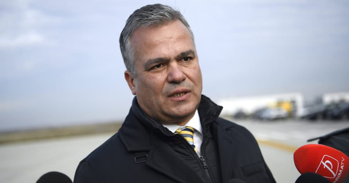 Ce studii are Adrian Veștea: explicații despre parcursul său academic și profesional. „Am făcut stagiu militar un an”