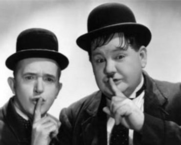 Astăzi se împlinesc 136 de ani de la nașterea lui Stan Laurel. Artistul care, alături de Oliver Hardy, a creat unul dintre cele mai iubite duo-uri din istoria filmului Astăzi se împlinesc 136 de ani de la nașterea lui Stan Laurel. Artistul care, alături de Oliver Hardy, a creat unul dintre cele mai iubite duo-uri din istoria filmului