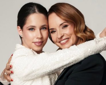 Violeta Bănică s-a întors din America și a făcut senzație la TIFF. Apariția alături de Andreea Marin a atras toate privirile Violeta Bănică s-a întors din America și a făcut senzație la TIFF. Apariția alături de Andreea Marin a atras toate privirile