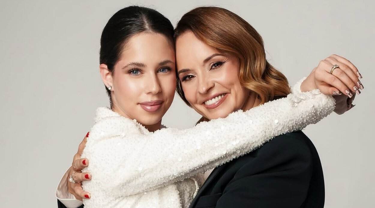 Violeta Bănică s-a întors din America și a făcut senzație la TIFF. Apariția alături de Andreea Marin a atras toate privirile Violeta Bănică s-a întors din America și a făcut senzație la TIFF. Apariția alături de Andreea Marin a atras toate privirile