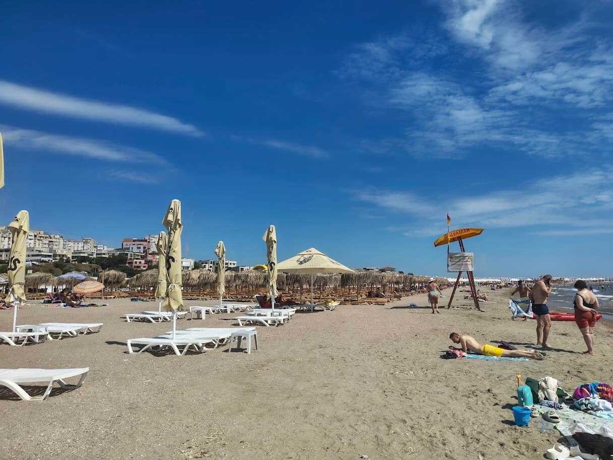 Cât te costă o zi la mare în vara lui 2026. Prețurile pentru șezlonguri, cafea și bere diferă de la o stațiune la alta Cât te costă o zi la mare în vara lui 2026. Prețurile pentru șezlonguri, cafea și bere diferă de la o stațiune la alta