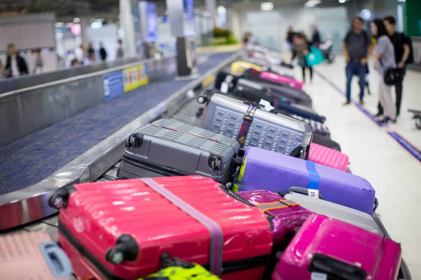 Nu mai puneți acest obiect în bagajele care ajung în cala avionului. Poate provoca întârzierea zborului, avertizează experții Nu mai puneți acest obiect în bagajele care ajung în cala avionului. Poate provoca întârzierea zborului, avertizează experții