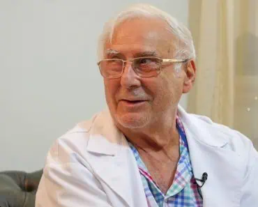A murit Bogdan Marinescu, medicul care a asistat-o la naștere pe Adriana Iliescu. Doctorul era și nașul Elizei, fiica celei mai bătrâne mame din România