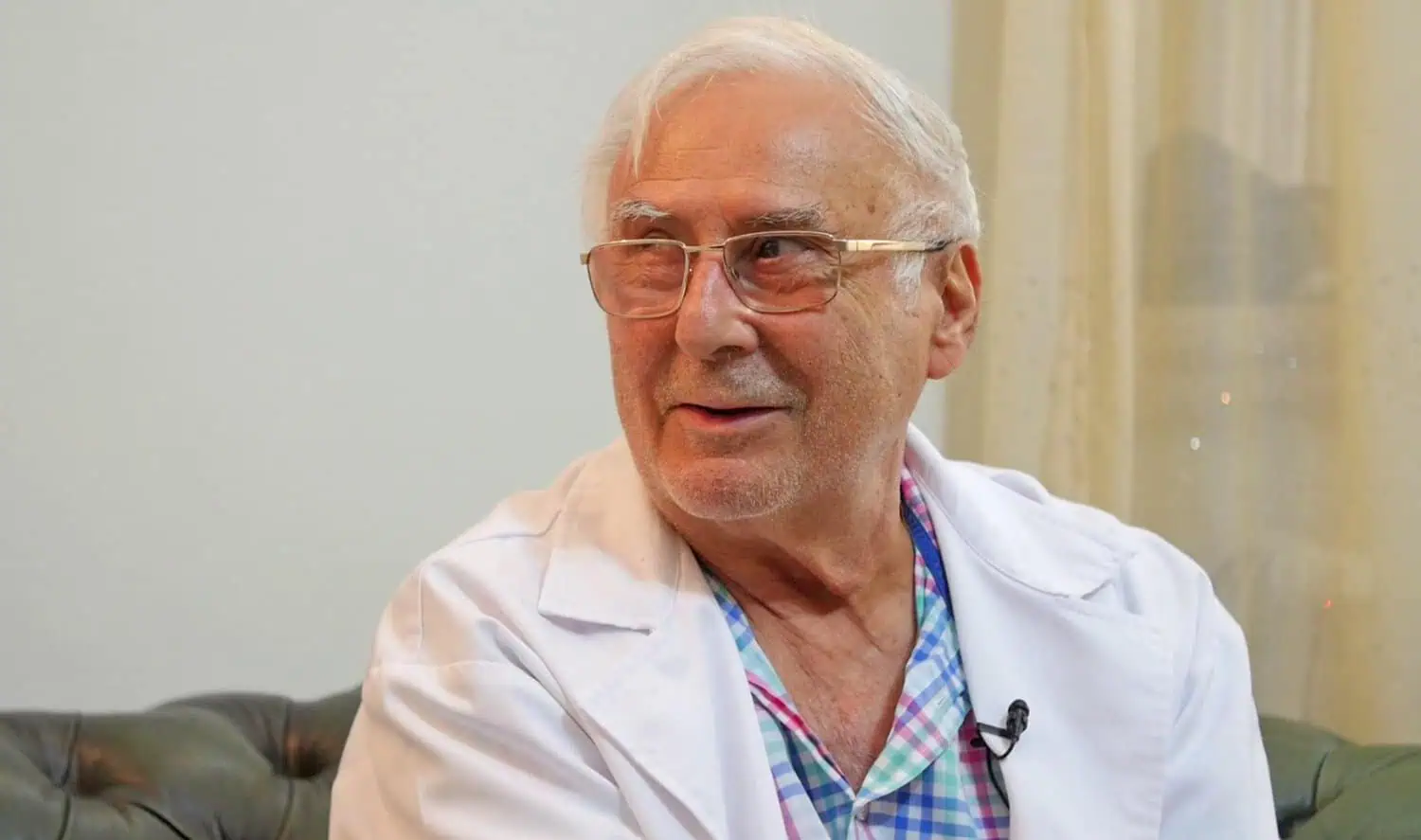 A murit Bogdan Marinescu, medicul care a asistat-o la naștere pe Adriana Iliescu. Doctorul era și nașul Elizei, fiica celei mai bătrâne mame din România