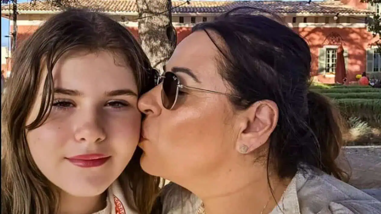 Isabela și-a făcut mama mândră. Oana Roman, plăcut surprinsă de evoluția fiicei sale: „Nu i-am cerut 10 pe linie, dar a avut rezultate foarte bune”