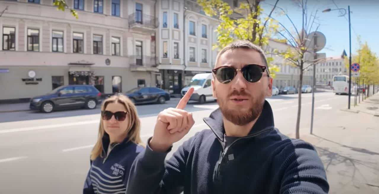 Cât costă un pepene în Honolulu: „Doamne ferește dacă am mai văzut așa prețuri!”. Cristi și Raluca fac înconjurul lumii în 30 de zile Cât costă un pepene în Honolulu: „Doamne ferește dacă am mai văzut așa prețuri!”. Cristi și Raluca fac înconjurul lumii în 30 de zile