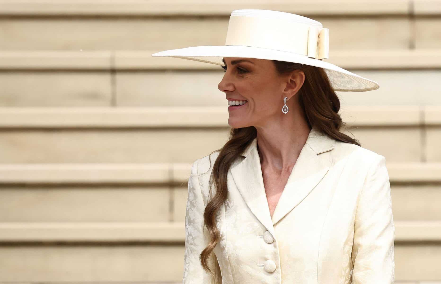 Kate Middleton, apariție spectaculoasă la Royal Ascot! A purtat o rochie galbenă cu care a atras toate privirile Kate Middleton, apariție spectaculoasă la Royal Ascot! A purtat o rochie galbenă cu care a atras toate privirile