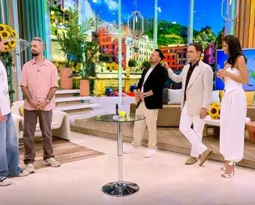 Aris Eram, luat la întrebări după ce a fost surprins în compania fostei iubite a lui Florin Ristei. „Ai luat-o acasă la tine?” Aris Eram, luat la întrebări după ce a fost surprins în compania fostei iubite a lui Florin Ristei. „Ai luat-o acasă la tine?”