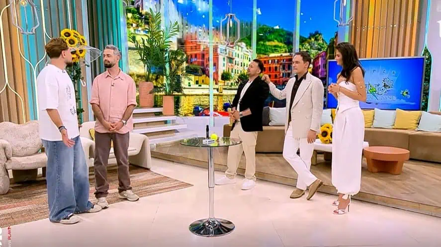 Aris Eram, luat la întrebări după ce a fost surprins în compania fostei iubite a lui Florin Ristei. „Ai luat-o acasă la tine?” Aris Eram, luat la întrebări după ce a fost surprins în compania fostei iubite a lui Florin Ristei. „Ai luat-o acasă la tine?”