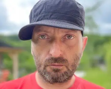 SURSE: Cheloo ar fi ajuns la Psihiatrie după ce și-ar fi provocat o rană la gât. Polițiștii au intervenit de urgență