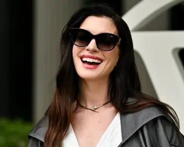 Anne Hathaway, însărcinată pentru a treia oară la 43 de ani. Actrița se pregătește să nască