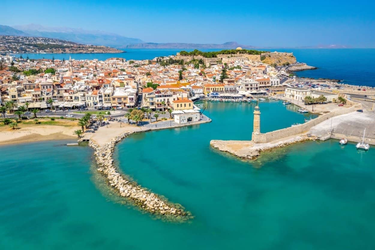 Două cutremure puternice în Grecia la interval de câteva minute. 566 de turiști au fost evacuați